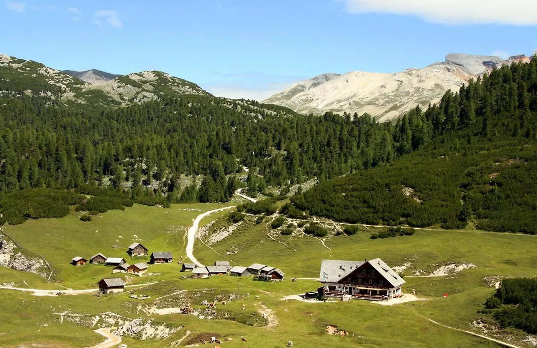 Camping Al Plan Dolomites-1
